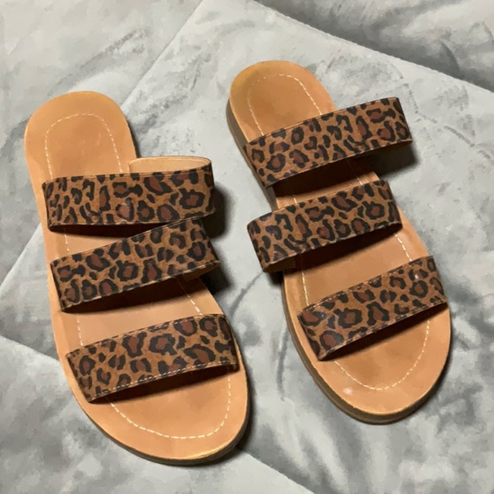 Cushionaire sandals